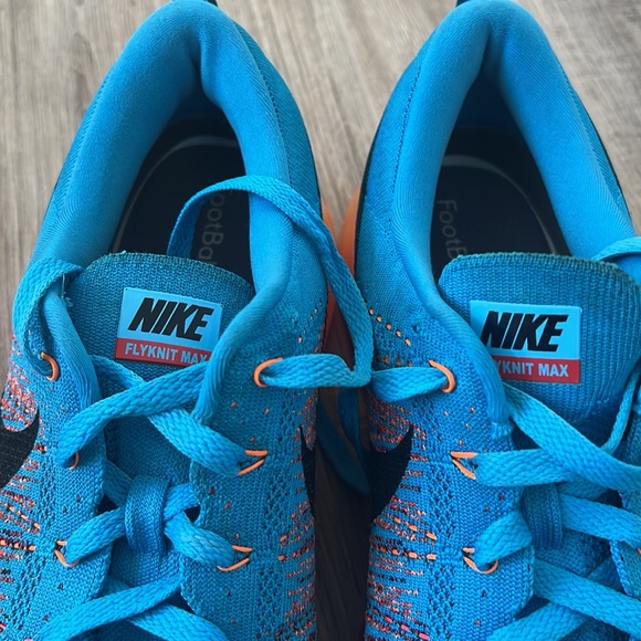 NIKE Flyknit AirMax Size 10 - Picture 6 of 6
